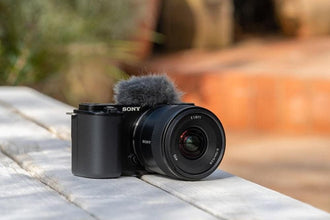 Sony E 11 mm F1.8 APS C Wide Angle Prime Lens SEL11F18, Black, One size