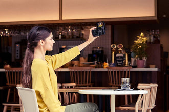 Sony Alpha 6400 | APS-C Mirrorless Camera with Sony 16-50 mm f/3.5-5.6 Power Zoom Lens (Fast 0.02s Autofocus 24.2 Megapixels, 4K Movie Recording, Flip Screen for Vlogging), Black