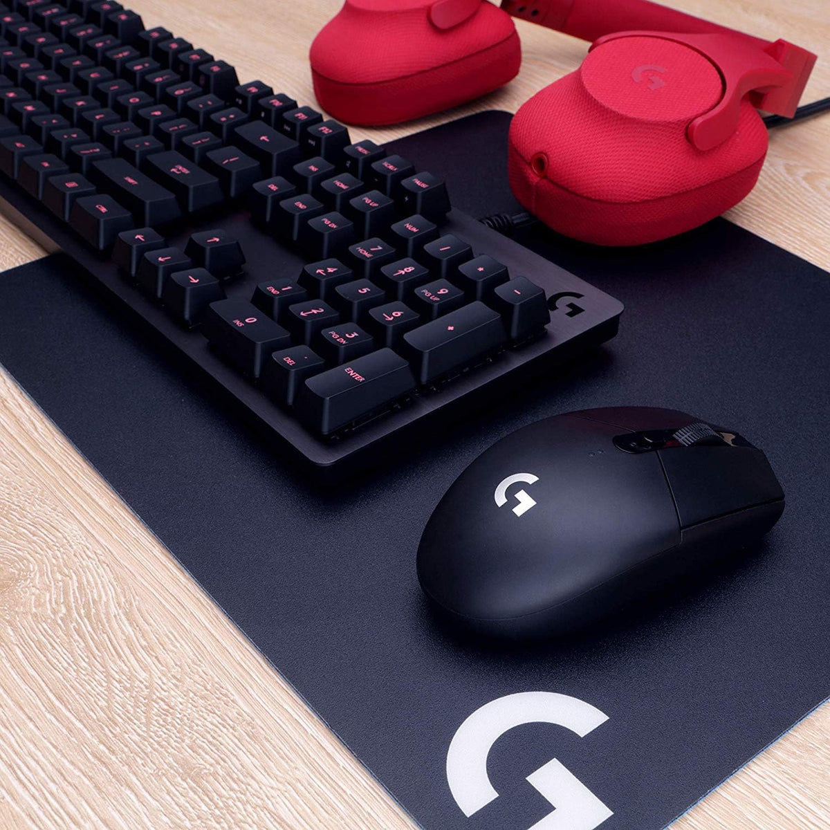 Logitech G305 Lightspeed Wireless Gaming Mouse, HERO Sensor, 12,000 DPI, Lightweight, 6 Programmable Buttons, 250h Battery Life, On-Board Memory, Compatible with PC / Mac - White