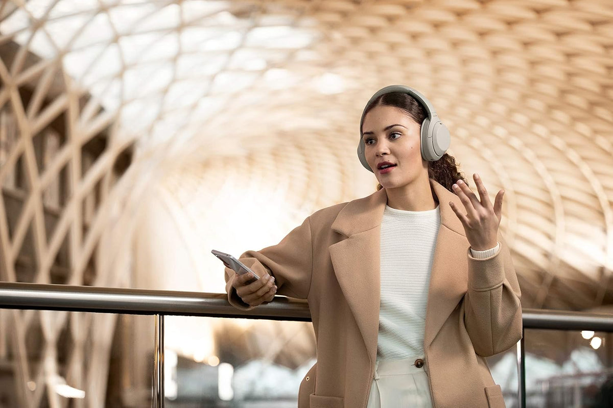 Sony Wh-1000Xm4 Wireless Noise Cancelling Bluetooth Over-Ear Headphones With Speak To Chat Function And Mic For Phone Call, Silver, UAE Version - 1-Year warranty