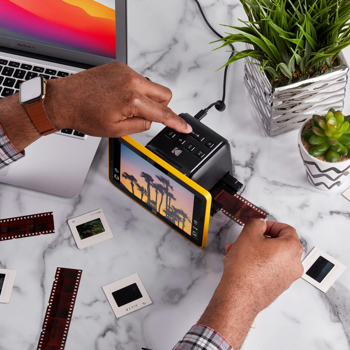 KODAK RODFS70 Kodak Slide And Scan Digital Film Scanner 7 Inches Max - Large 7 Inches LCD Screen, Convert Color and B and W Negatives and Slides 35 mm, High Resolution 22 MP JPEGs,Black