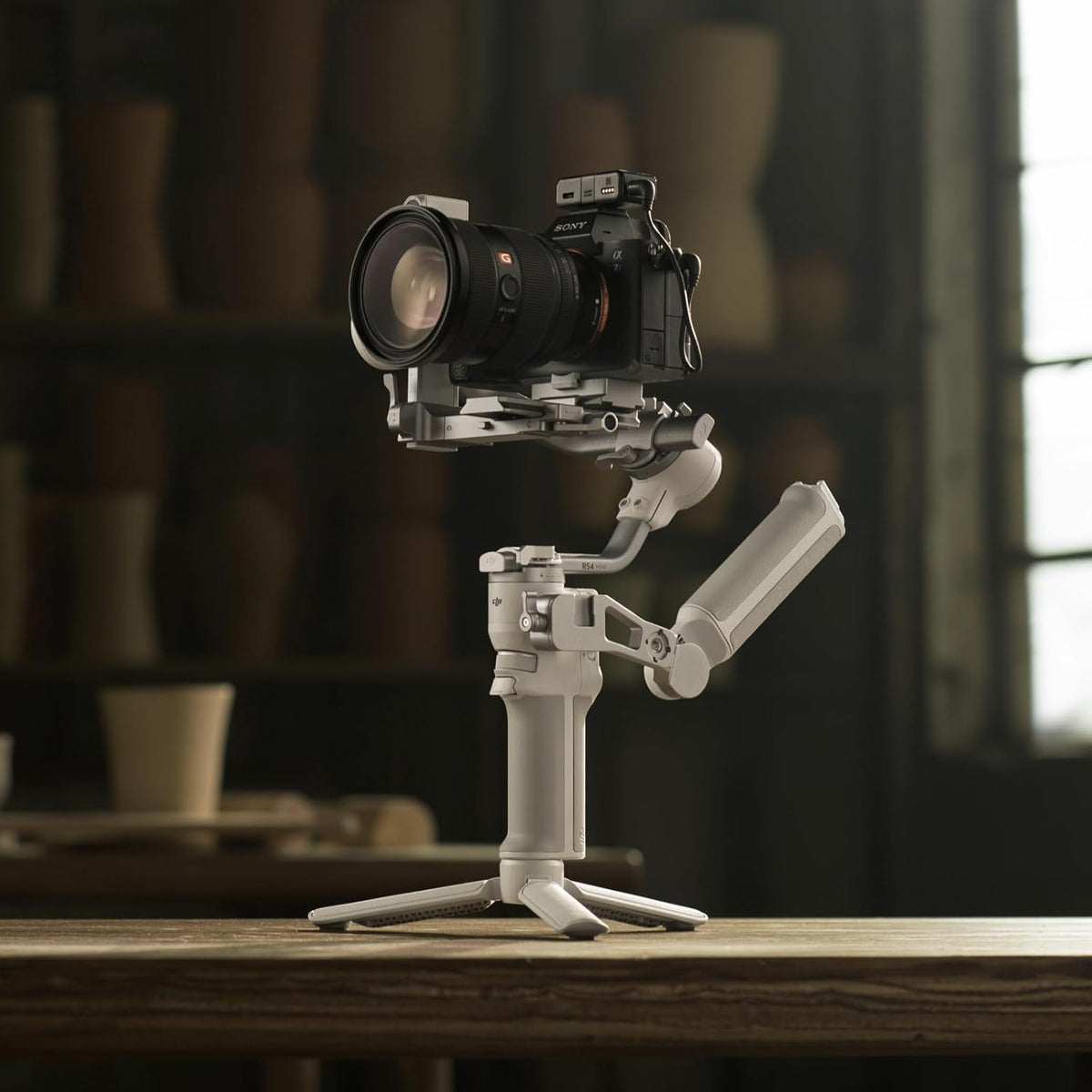 DJI RS 4 Mini Combo, Gimbal Stabilizer for Camera Canon/Sony/Panasonic/Nikon/Fujifilm, Auto Axis Locks, 2kg/4.4lbs Payload, Camera Gimbal, Briefcase Handle, UAE Version, Official Warranty Support