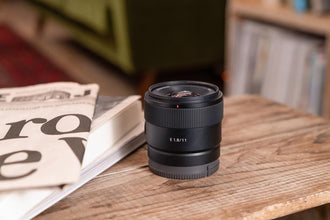Sony E 11 mm F1.8 APS C Wide Angle Prime Lens SEL11F18, Black, One size