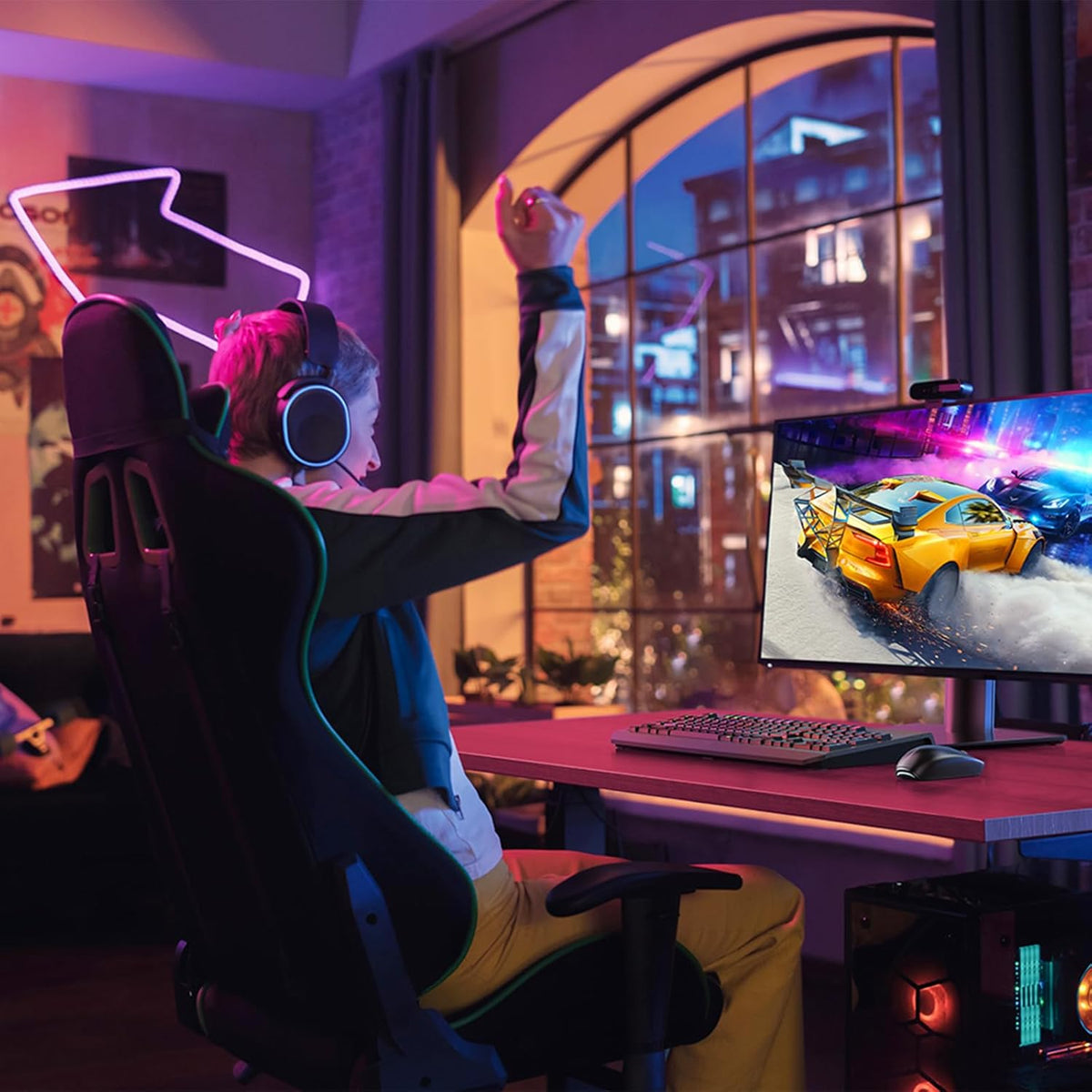 UGREEN Gaming Mouse, 5000 DPI Wired/Wireless Mouse, RGB Backlighting 2.4G Ergonomic Optical Mice, Lightweight Rechargeable Bluetooth Mice Gaming with 5 Programmable Buttons for Laptop, PC, Mac