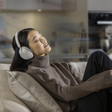 Sony WH-1000XM5 Noise Cancelling Wireless Headphones, Hi-Res Audio, Best Phone Call Quality, 30 hours battery life, Wearing Detection, Alexa voice assistant, Silver, UAE Version - 1-Year warranty