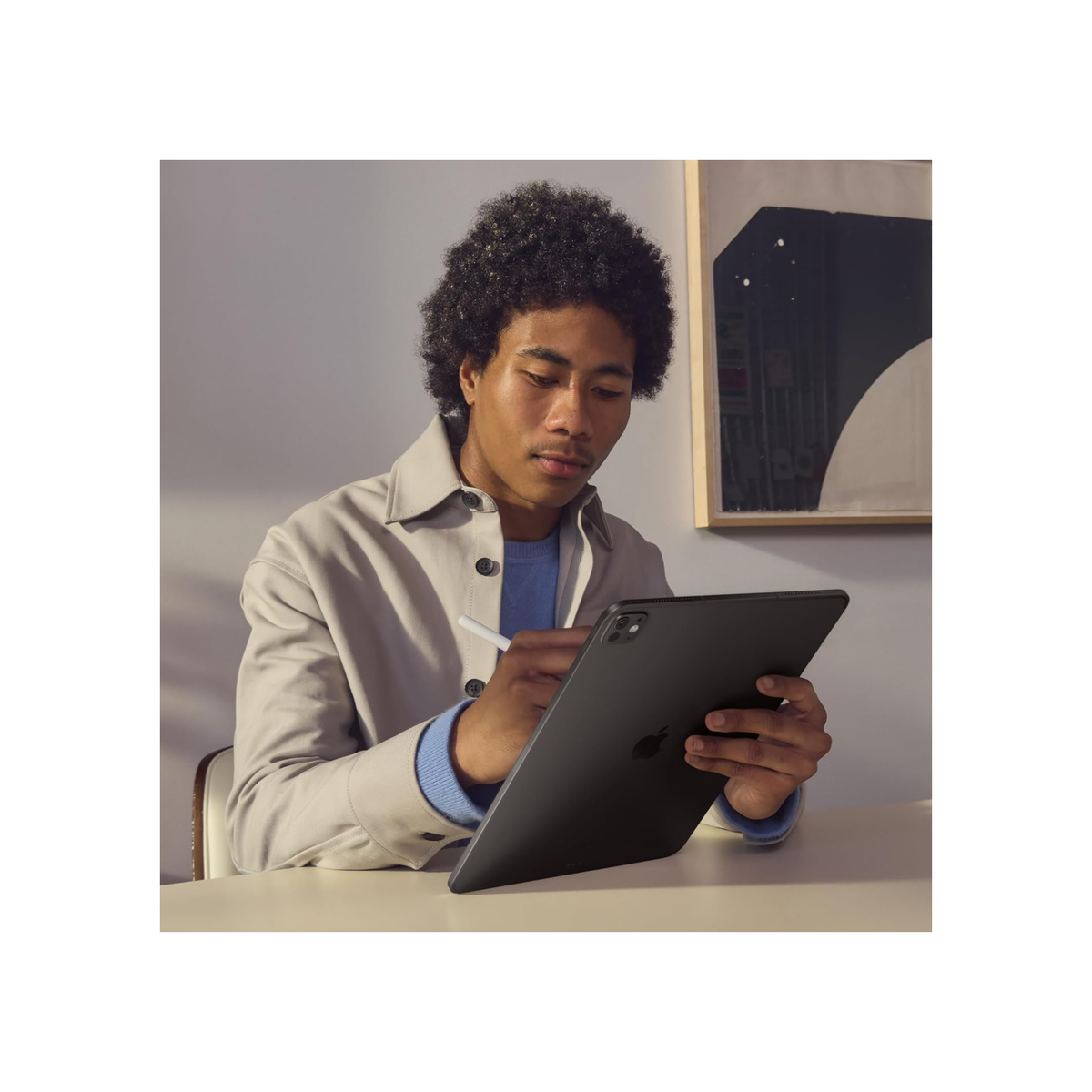 Apple iPad Pro 13-inch (M4): Ultra Retina XDR display, 256GB, Landscape 12MP Front Camera/12MP Back Camera, LiDAR scanner, Wi-Fi 6E, Face ID, All-Day Battery Life, Standard glass - Space Black