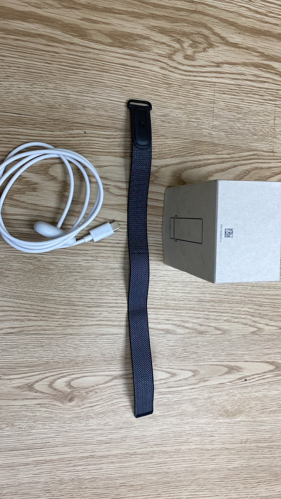 Google Fitbit Air Screenless Fitness & Health Tracker – Heart Rate, Sleep & Activity Monitoring, AI-Powered Coaching, Up to 7 Days Battery (Obsidian) - Open Box (100% Fully Working) Google