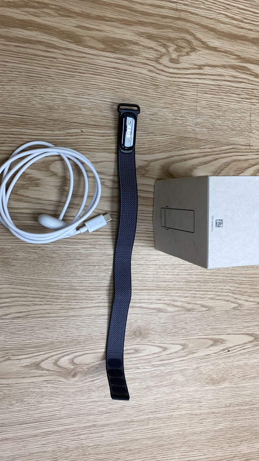 Google Fitbit Air Screenless Fitness & Health Tracker – Heart Rate, Sleep & Activity Monitoring, AI-Powered Coaching, Up to 7 Days Battery (Obsidian) - Open Box (100% Fully Working) Google